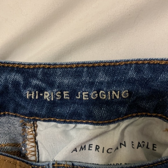 American Eagle Outfitters: skinny jeans; soft stretchy jeans, jeans with holes - Picture 7 of 8